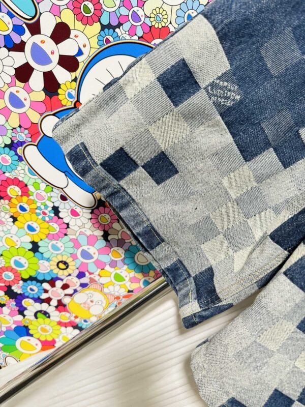 LV SHORTS - Image 6