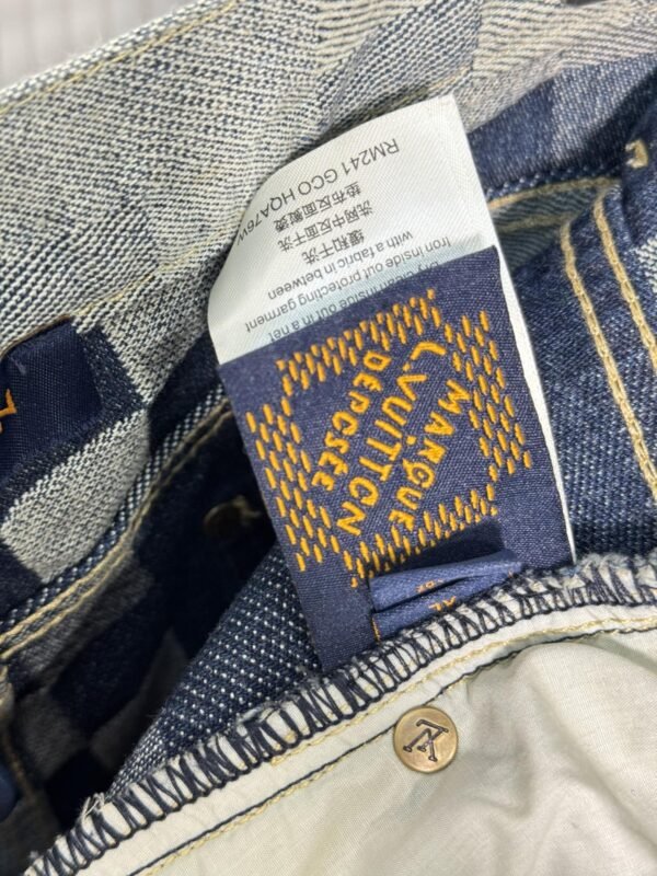 LV SHORTS - Image 8