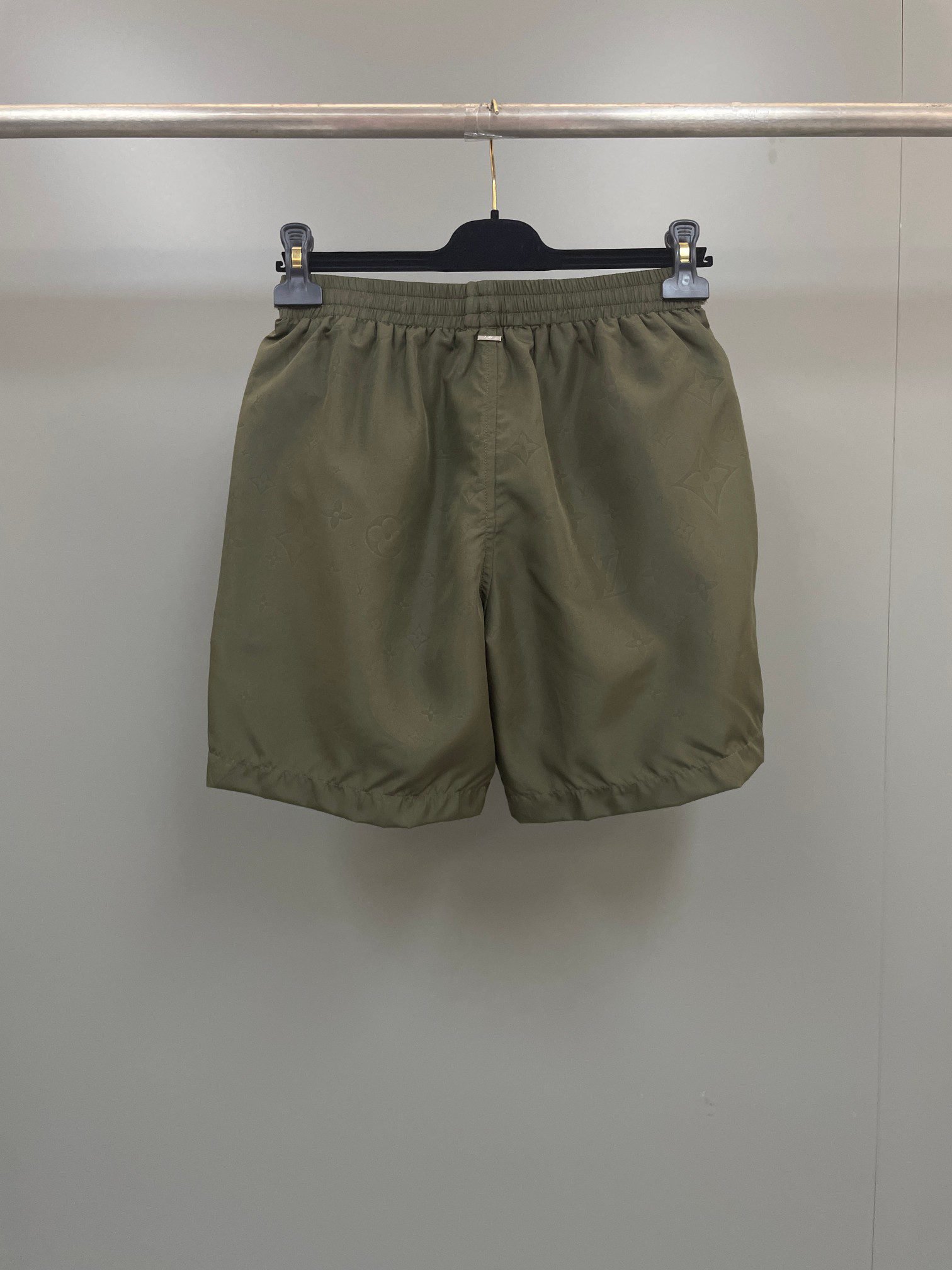LV SHORTS - Image 3