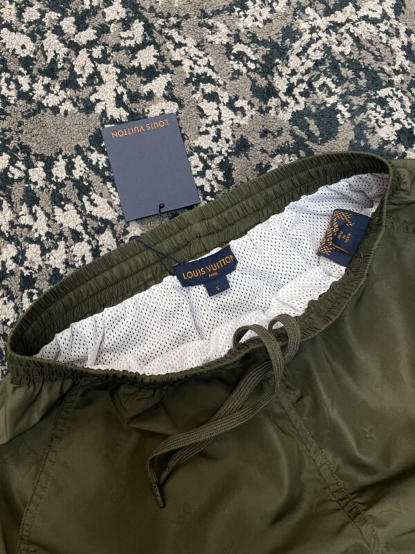 LV SHORTS - Image 8