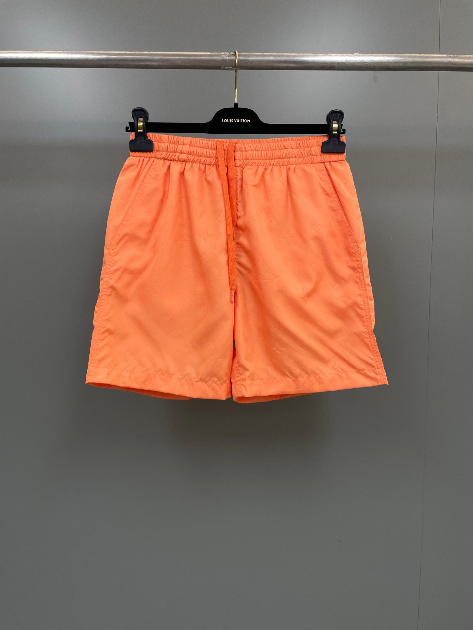LV SHORTS - Image 2