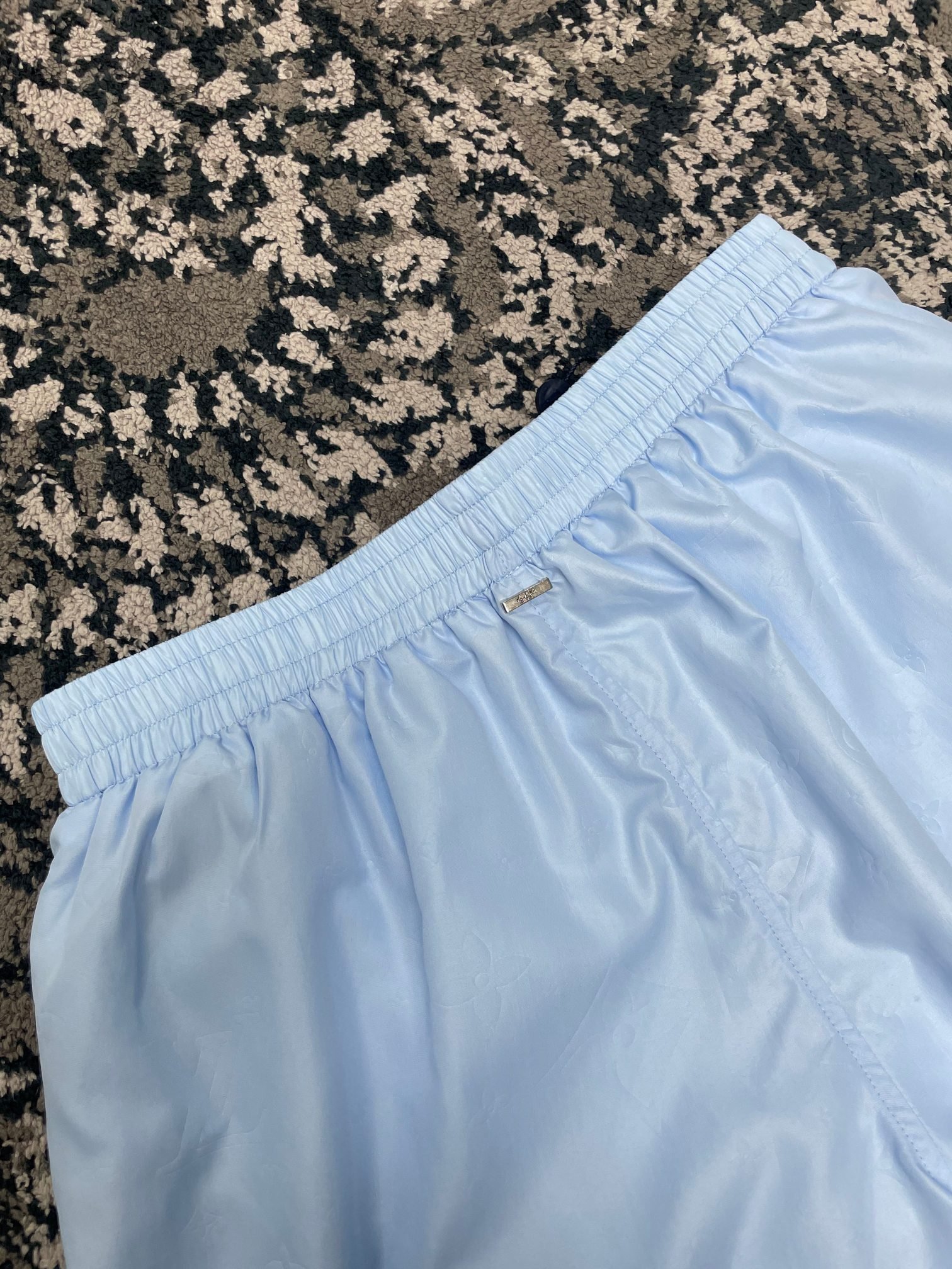 LV SHORTS - Image 5