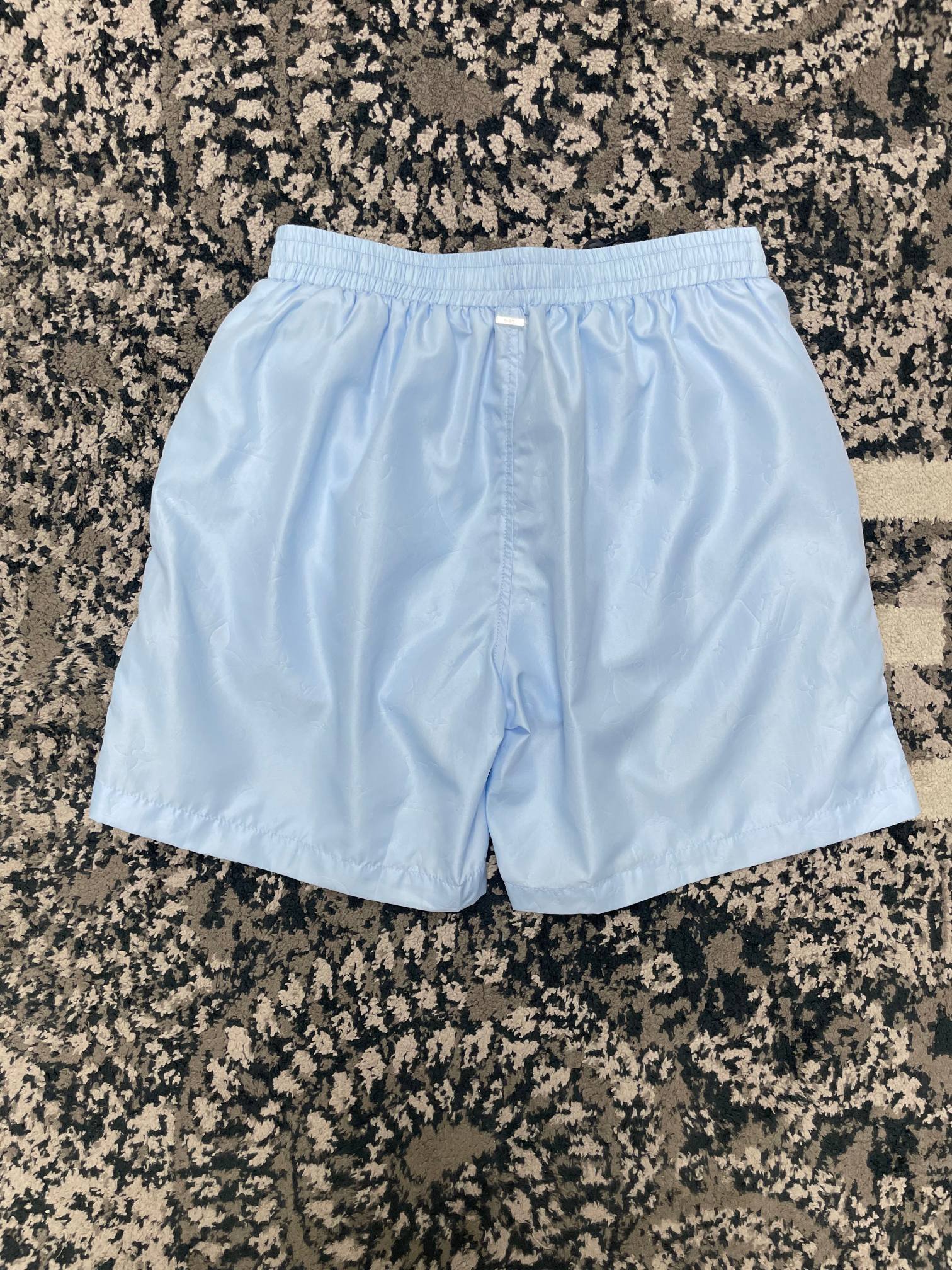LV SHORTS - Image 7