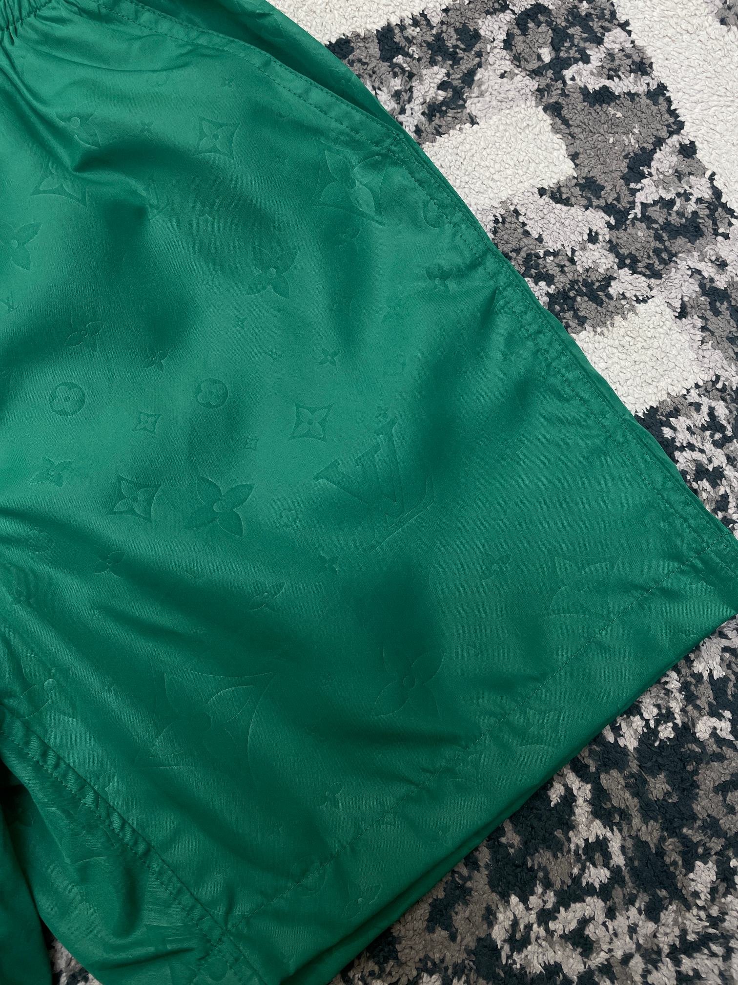 LV SHORTS - Image 5