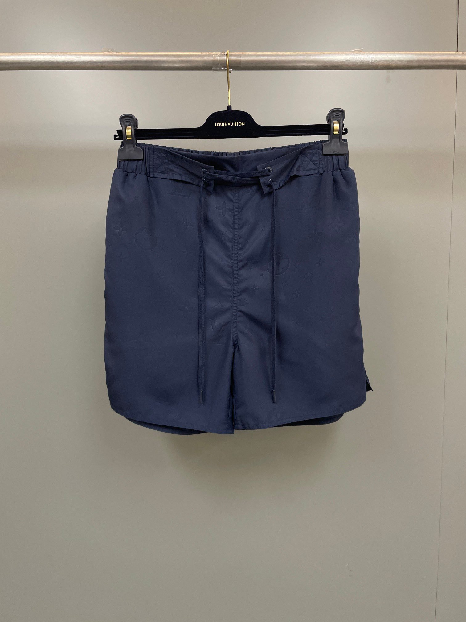 LV SHORTS - Image 2