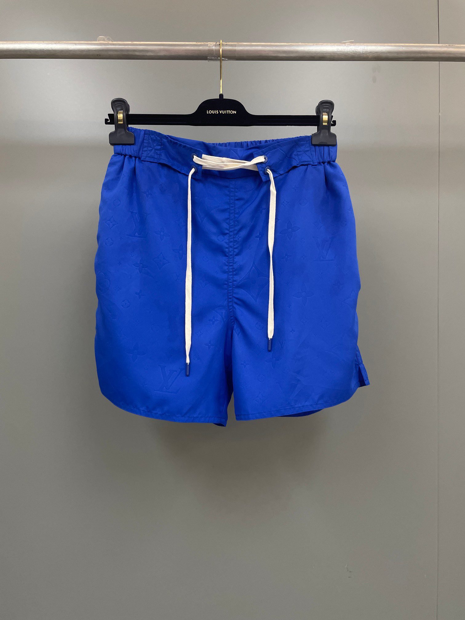 LV SHORTS - Image 2
