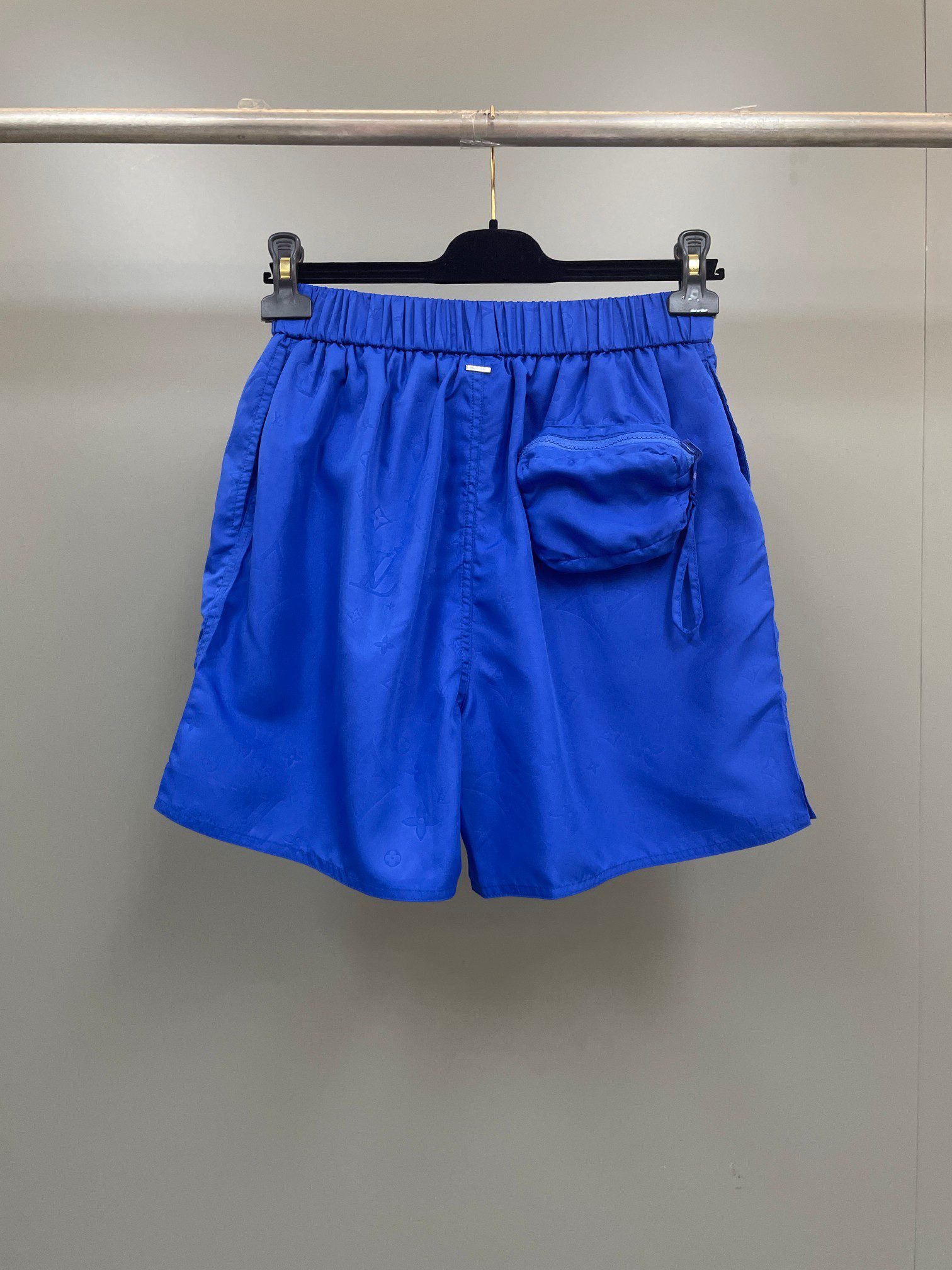 LV SHORTS - Image 3