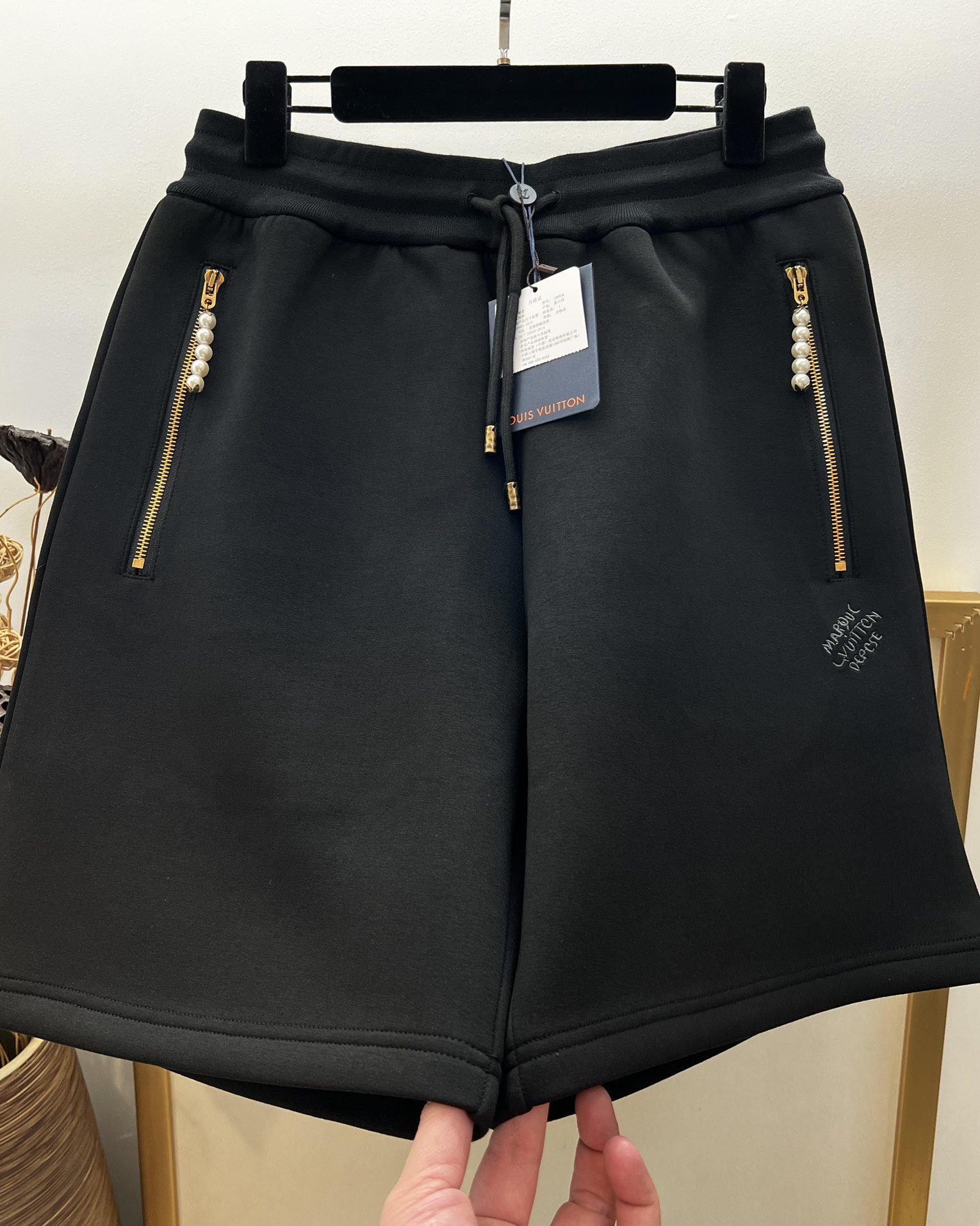 LV SHORTS - Image 3