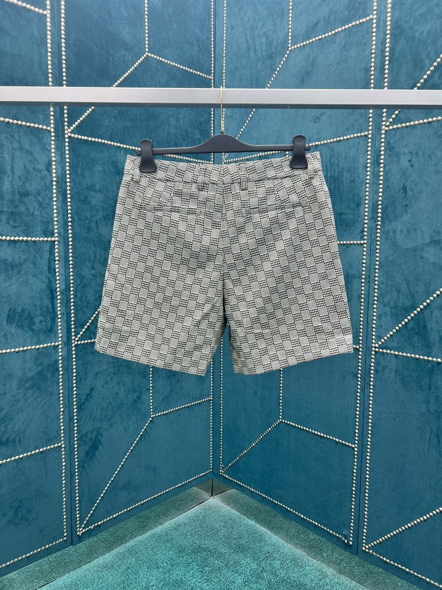 LV SHORTS - Image 3