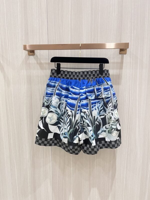 LV SHORTS - Image 4
