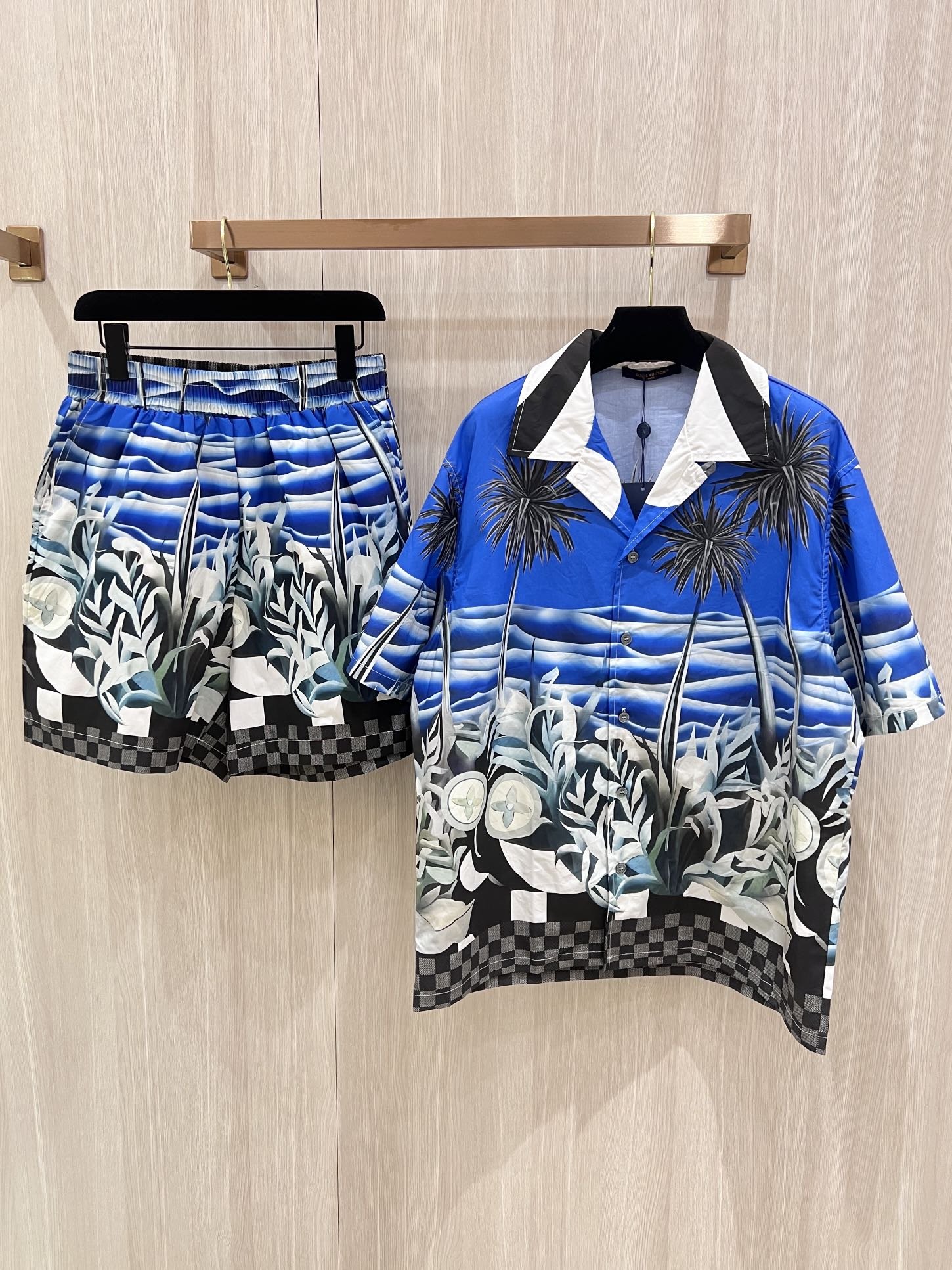 LV SHORTS - Image 5