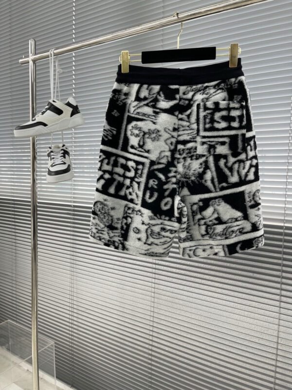 LV SHORTS - Image 6