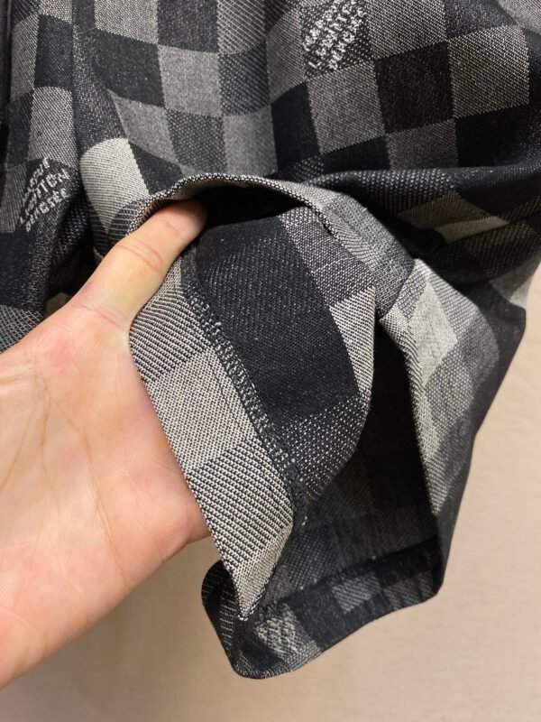 LV SHORTS - Image 8