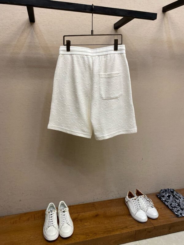 LV SHORTS - Image 4