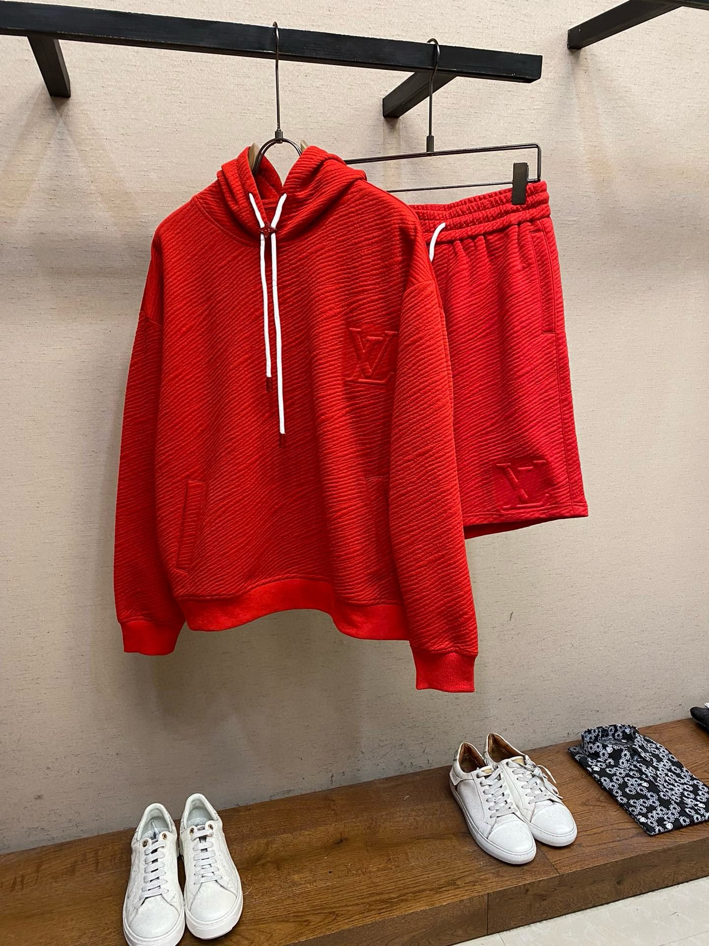 LV SHORTS - Image 3