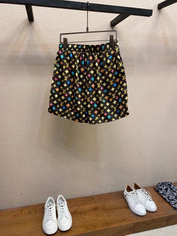 LV SHORTS - Image 4