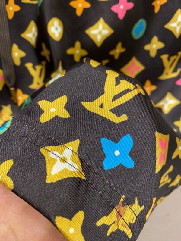 LV SHORTS - Image 8