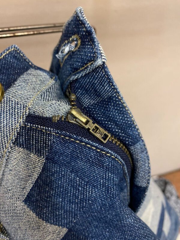 LV SHORTS - Image 8