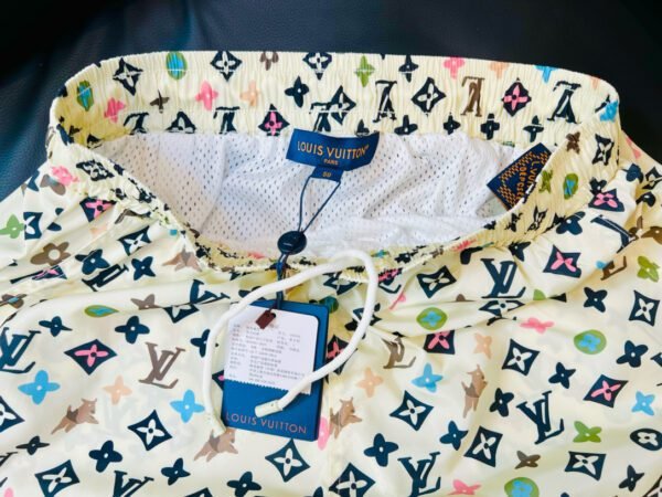 LV SHORTS - Image 8
