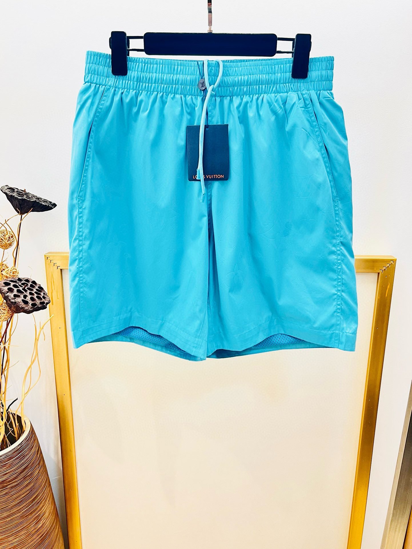 LV SHORTS - Image 2