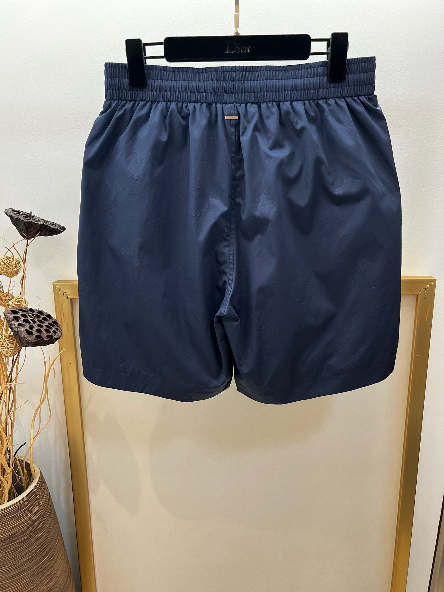 LV SHORTS - Image 5