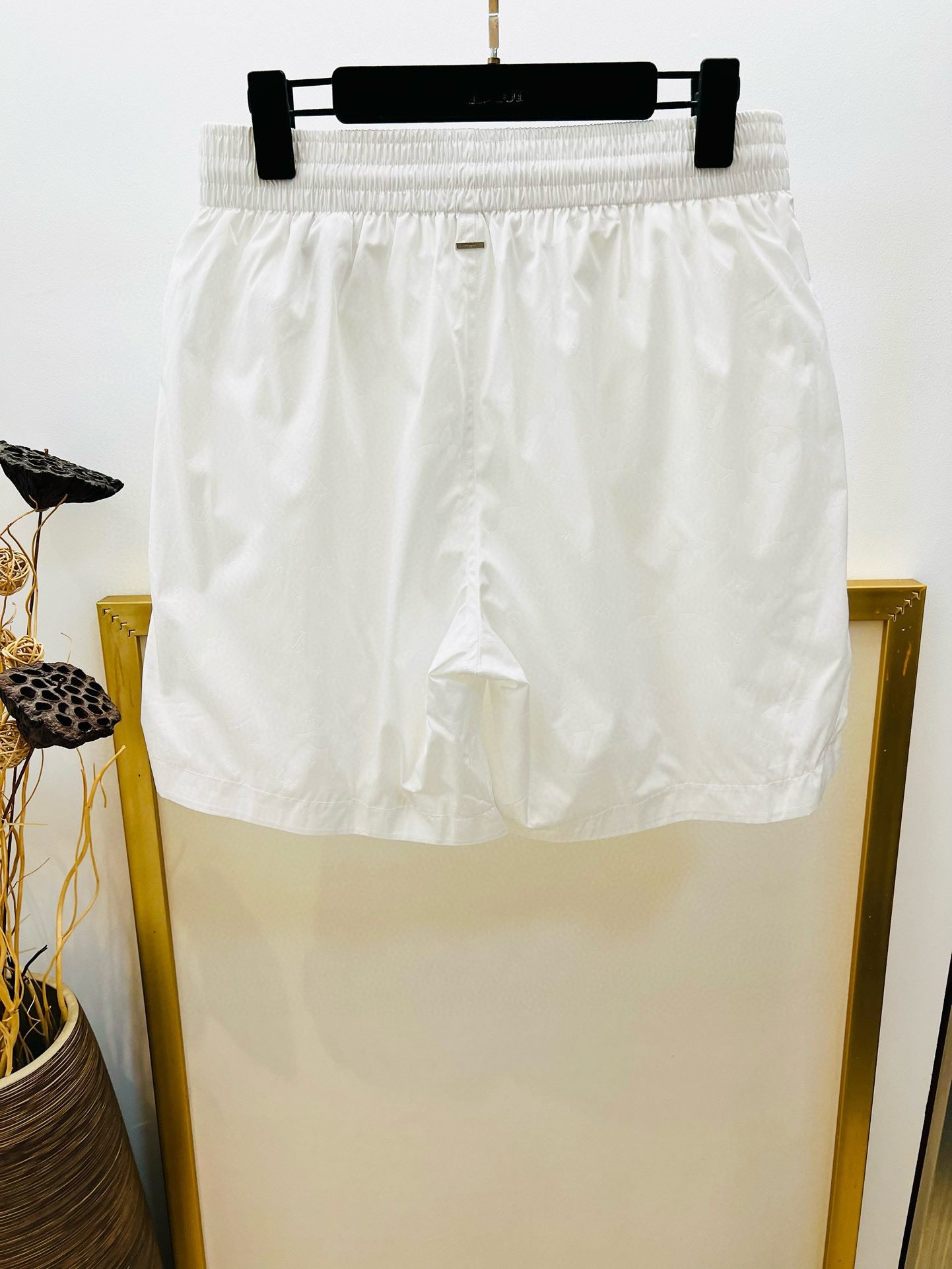 LV SHORTS - Image 5