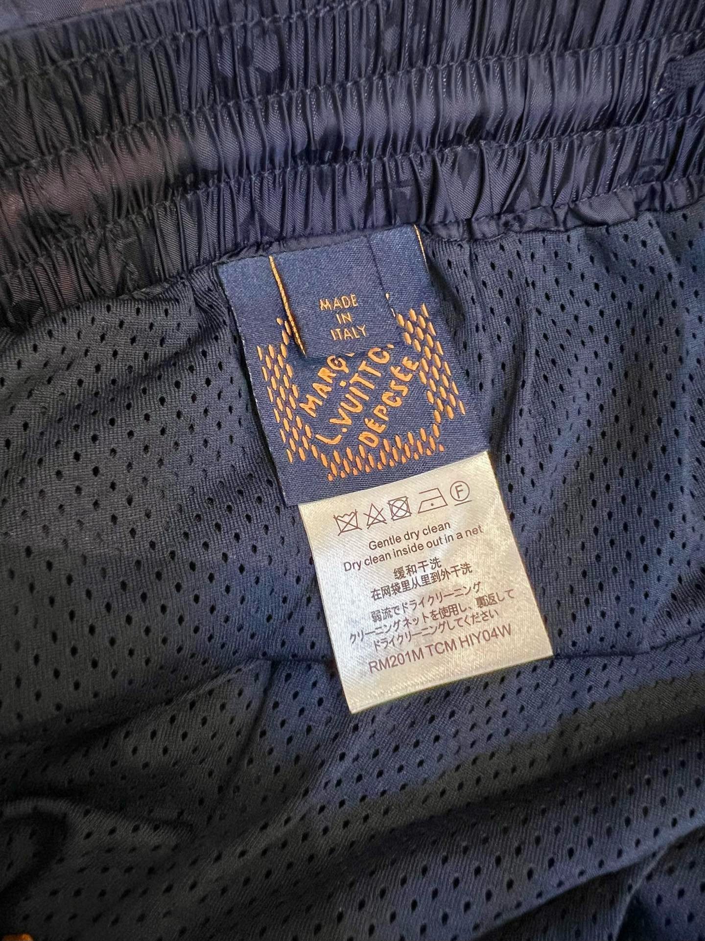 LV SHORTS - Image 5