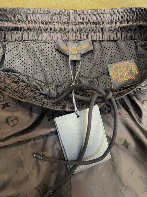 LV SHORTS - Image 8