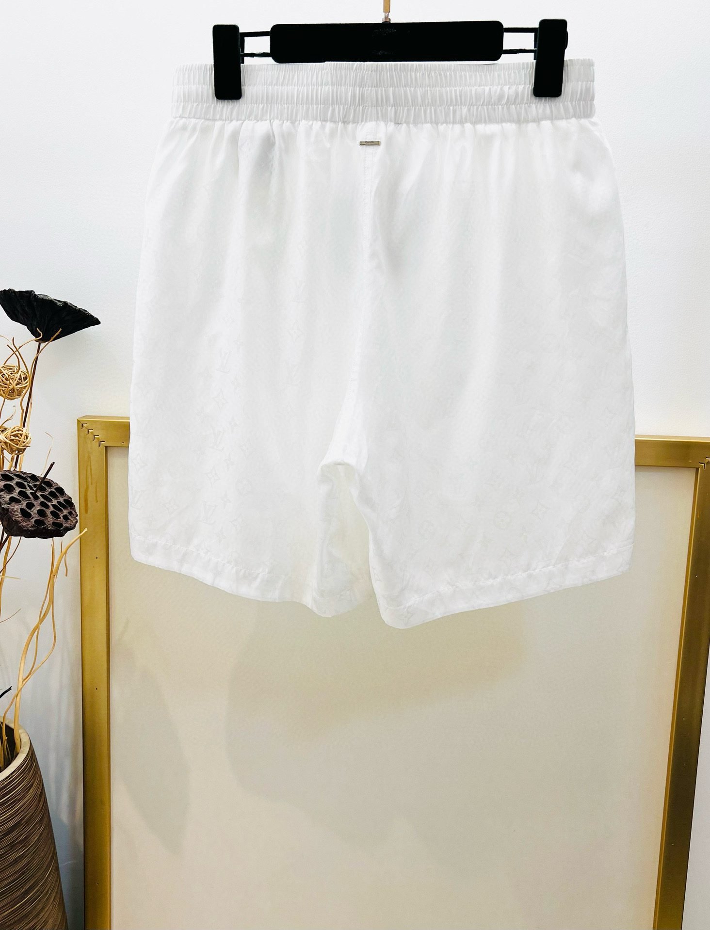 LV SHORTS - Image 3