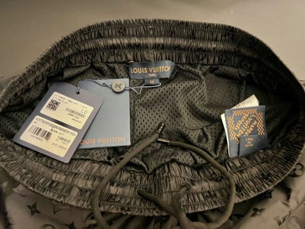 LV SHORTS - Image 8