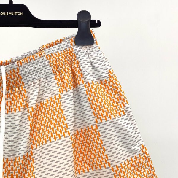 LV SHORTS - Image 4