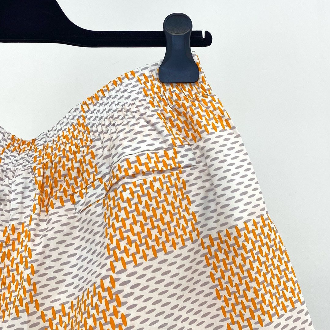 LV SHORTS - Image 7