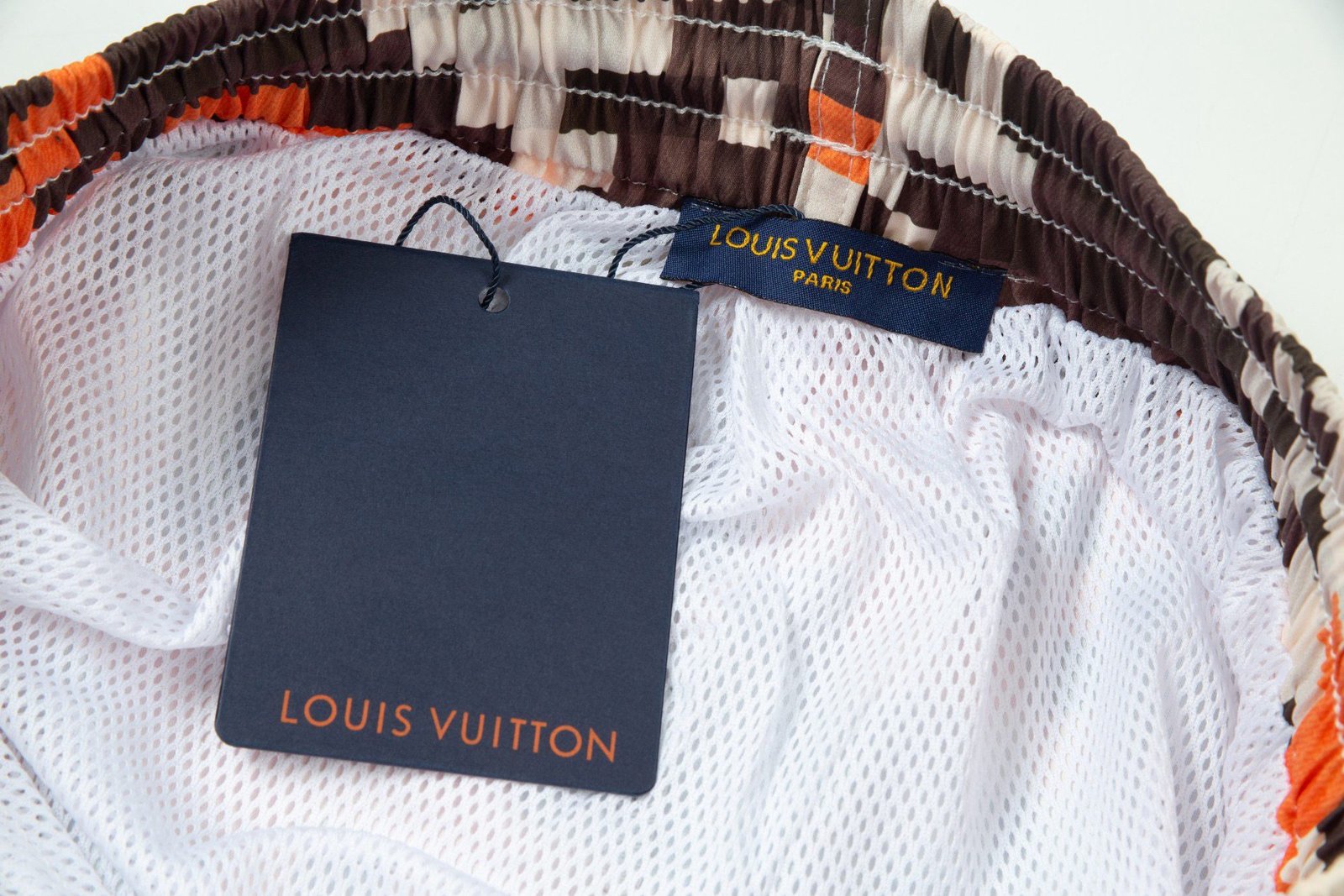 LV SHORTS - Image 7