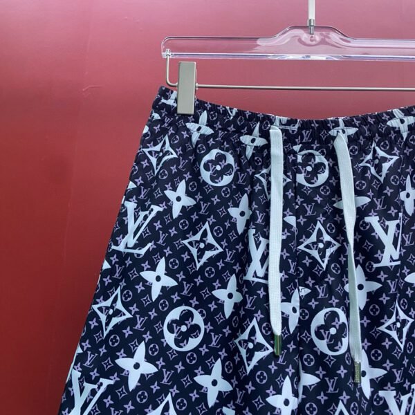 LV SHORTS - Image 4