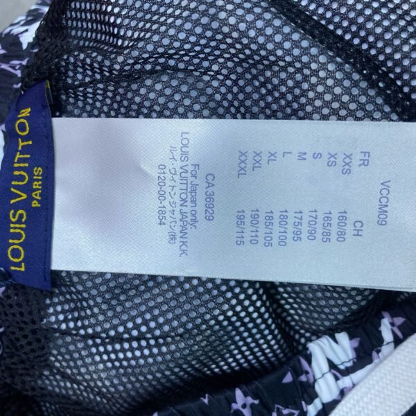 LV SHORTS - Image 6