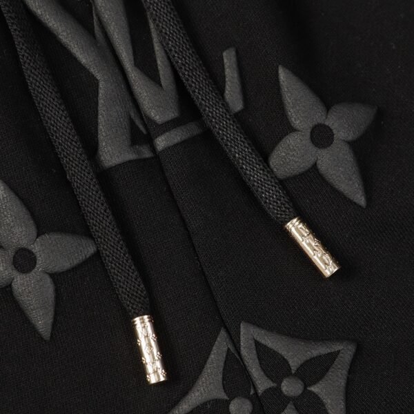 LV SHORTS - Image 8