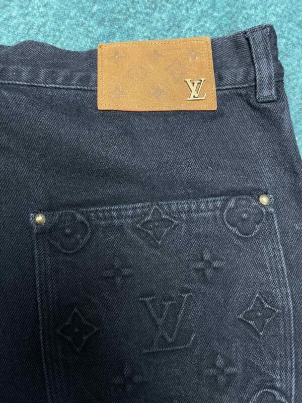 LV SHORTS - Image 8