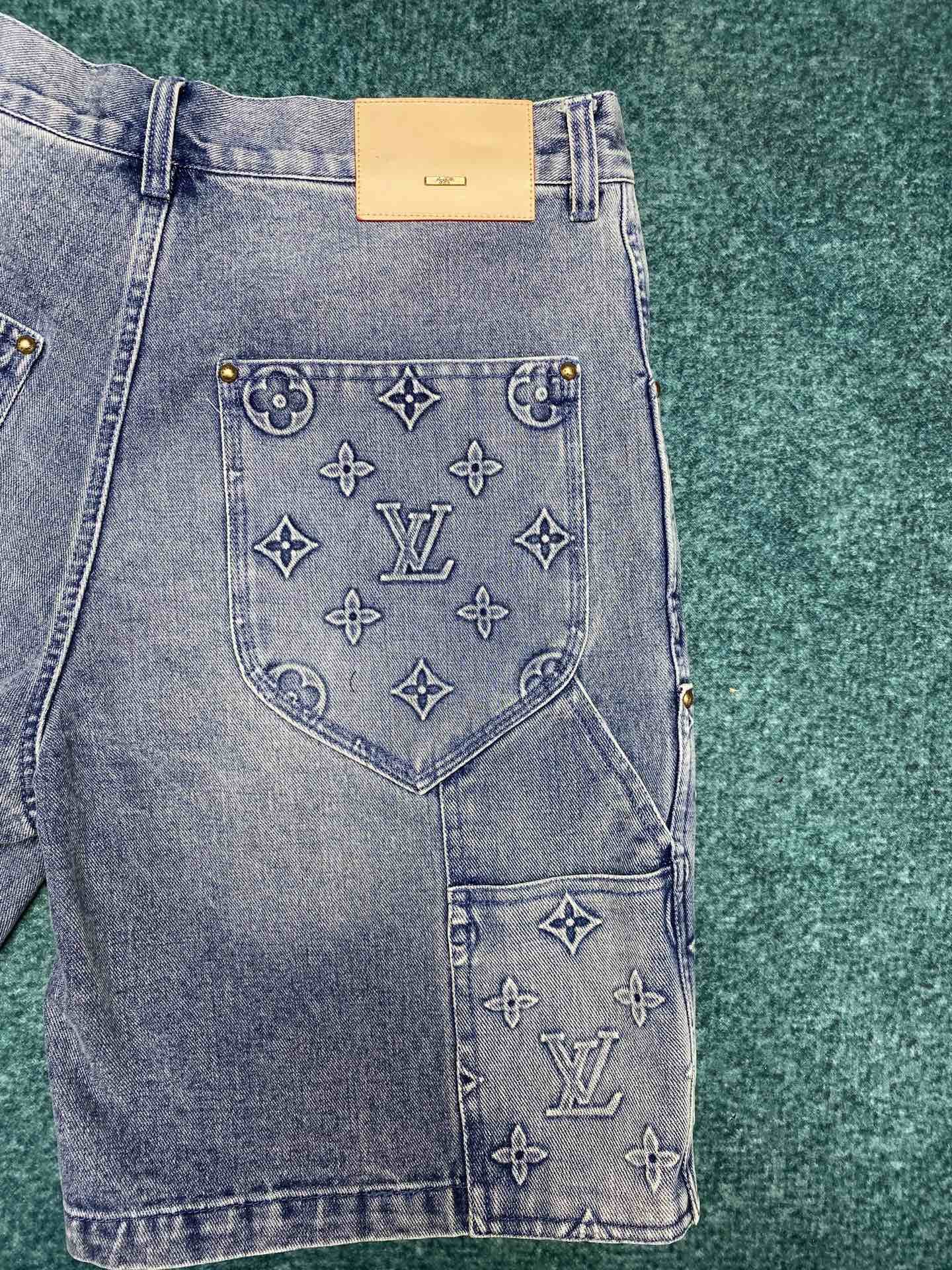 LV SHORTS - Image 7
