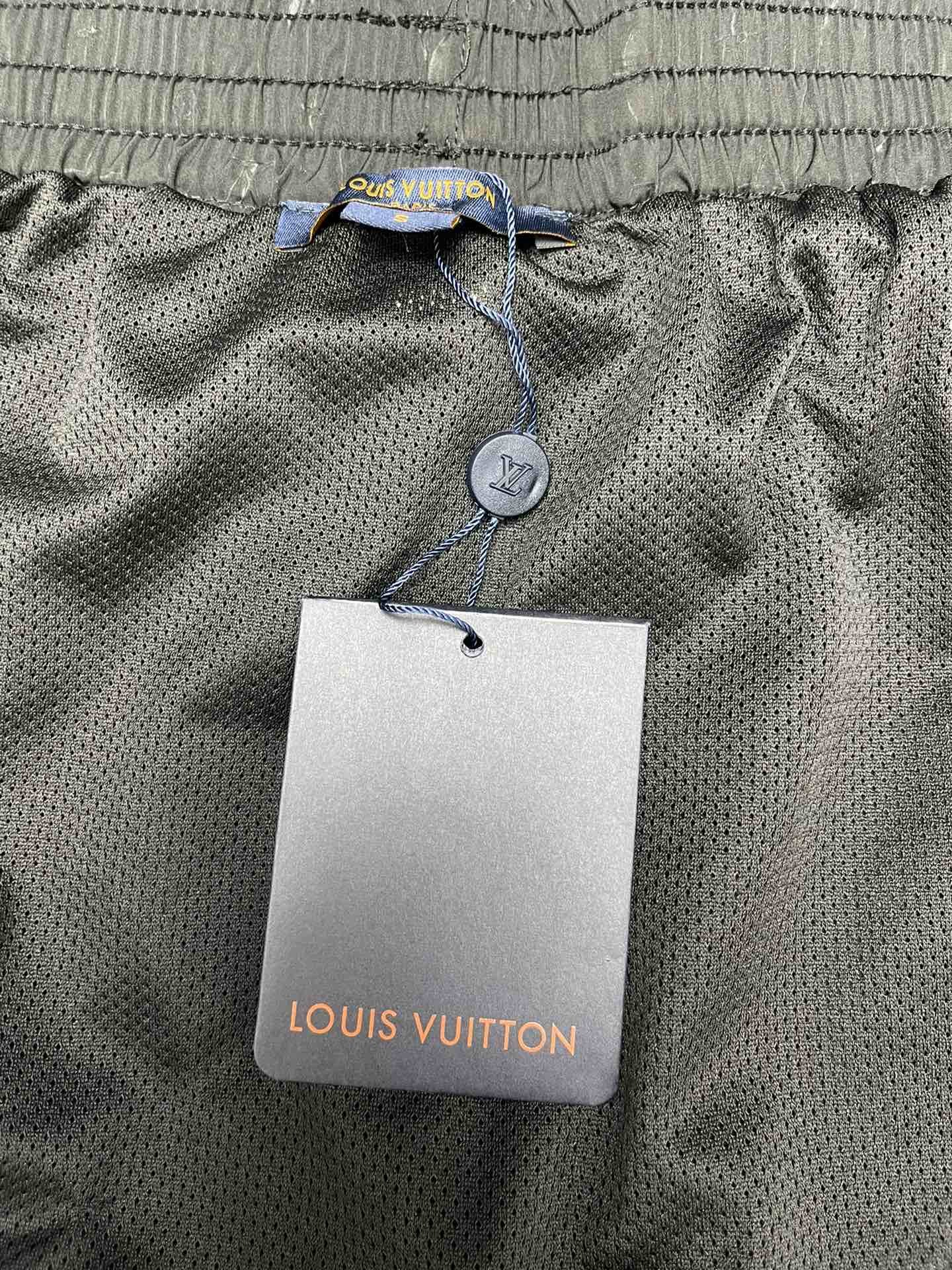 LV SHORTS - Image 5