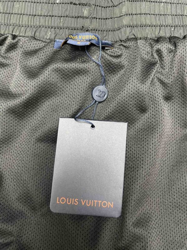 LV SHORTS - Image 6