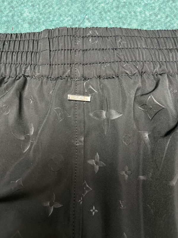 LV SHORTS - Image 8