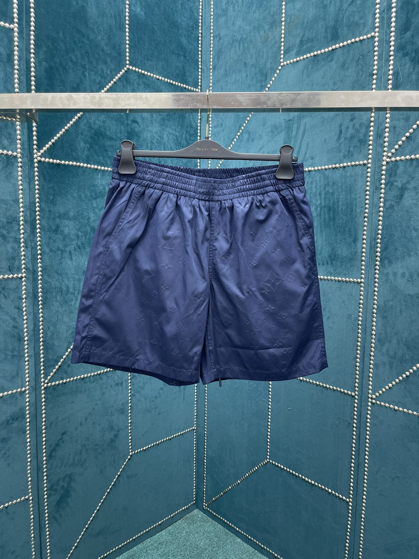 LV SHORTS - Image 2