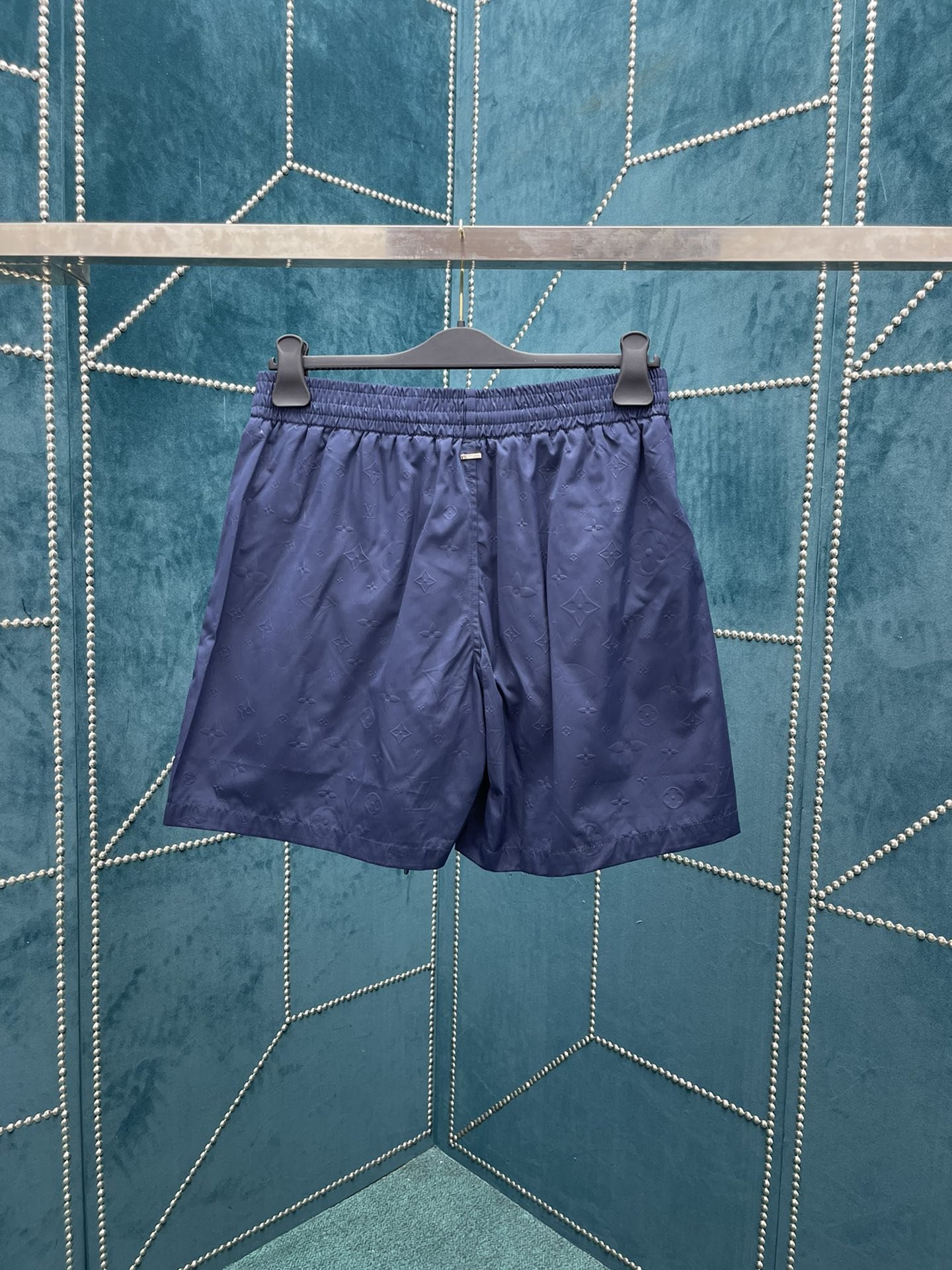 LV SHORTS - Image 3