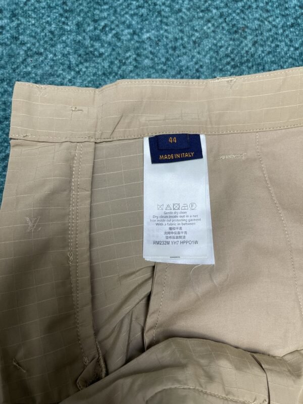 LV SHORTS - Image 8
