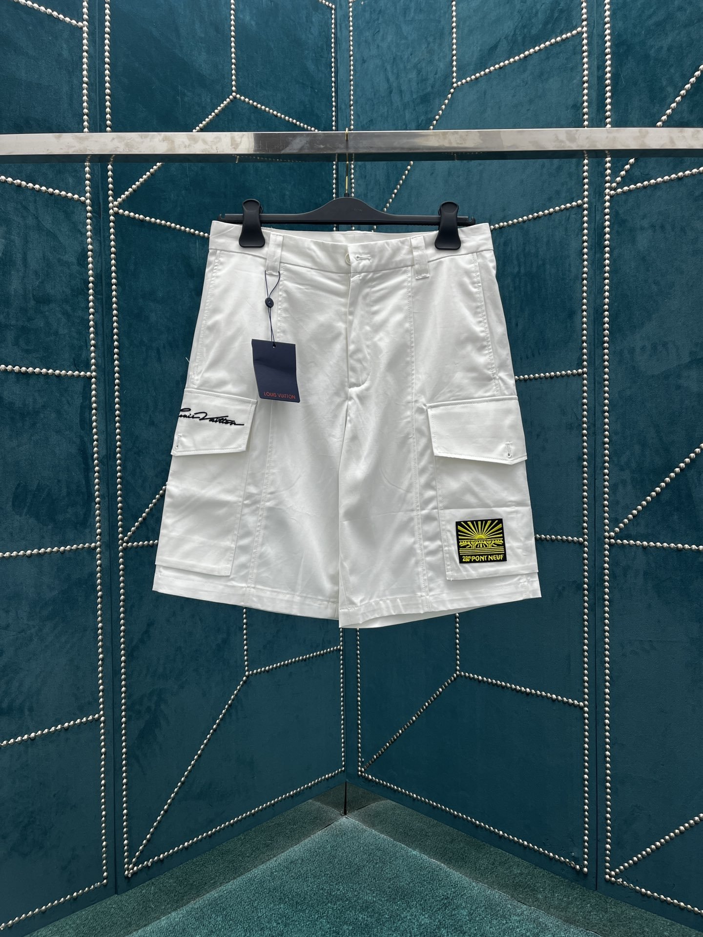 LV SHORTS - Image 2