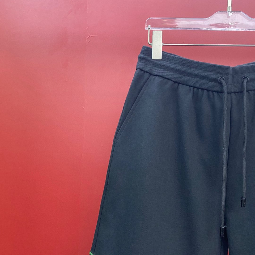 LV SHORTS - Image 3