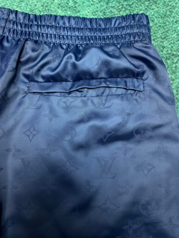 LV SHORTS - Image 8