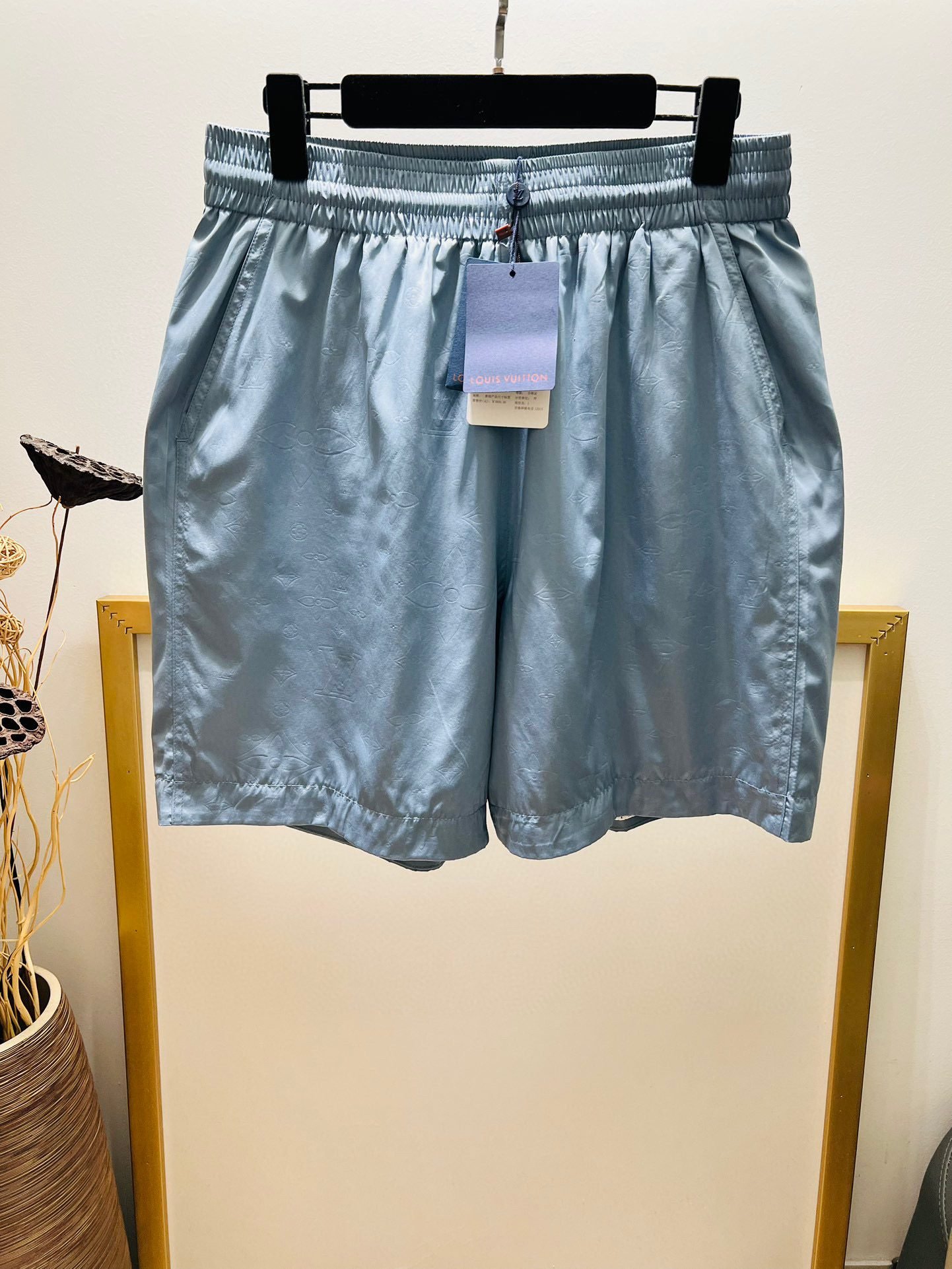 LV SHORTS - Image 2