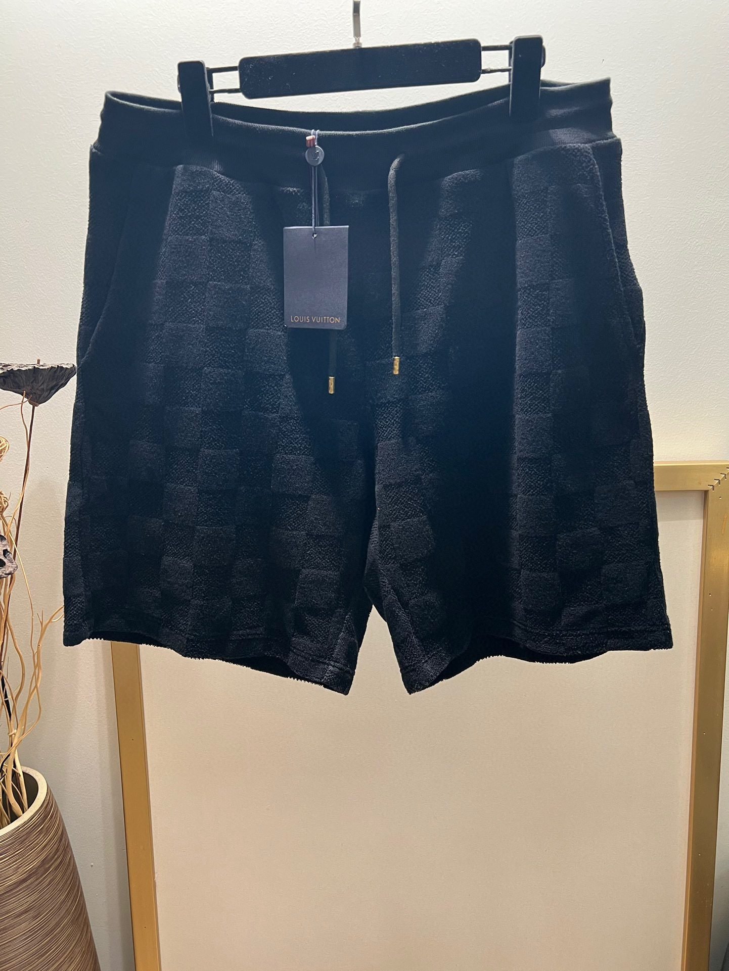 LV SHORTS - Image 2