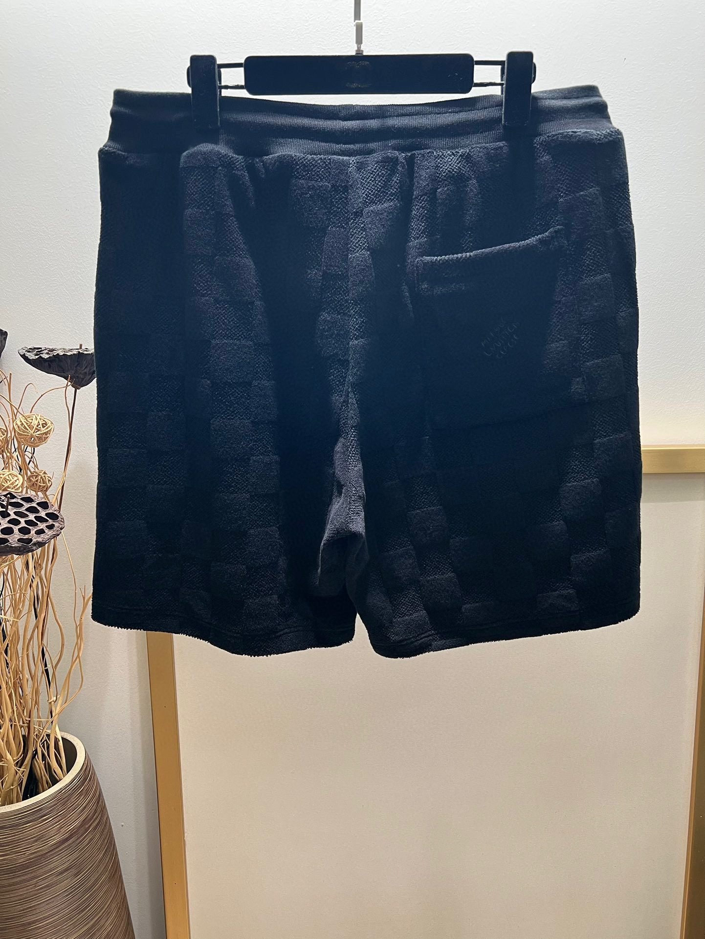 LV SHORTS - Image 3